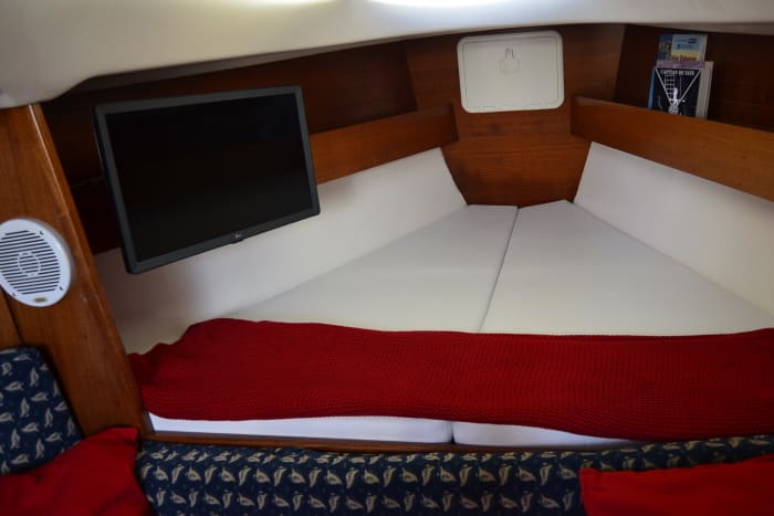 Zet koers naar plezier: een authentieke zeildag in Valencia op een zeilboot.