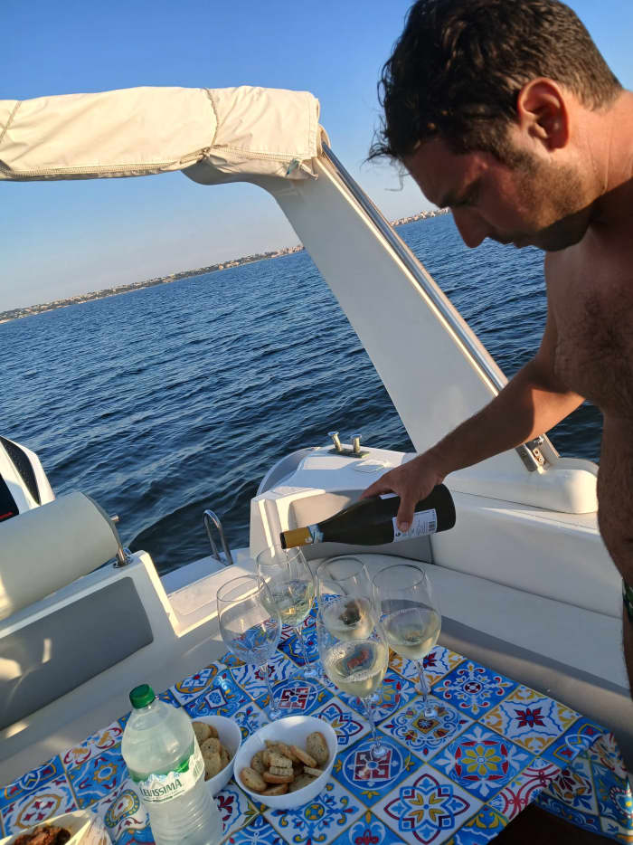 Expérience œnologique Gandolfo : Coucher de soleil et apéritif au Stagnone à Marsala