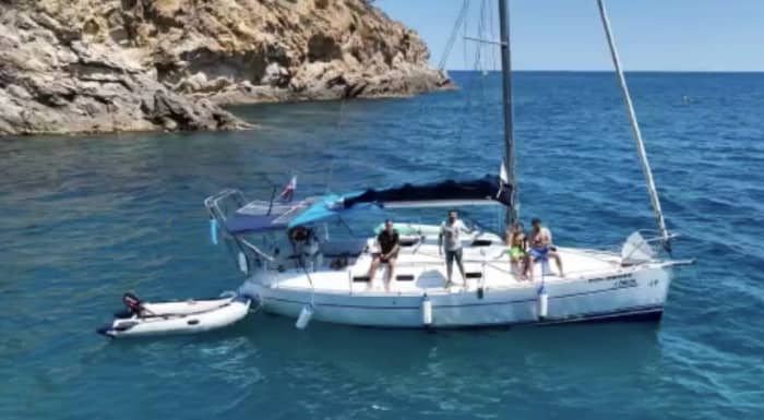 8 Stunden Segeln entlang der Küste von Blanes.