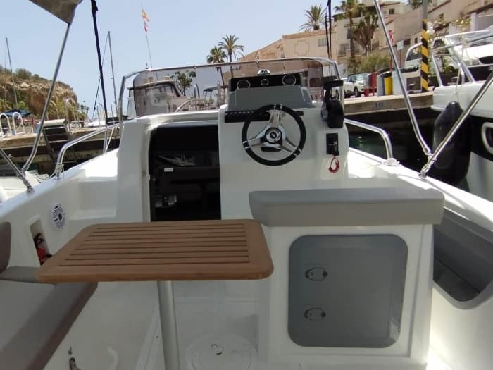 Um dia em La Herradura num barco a motor