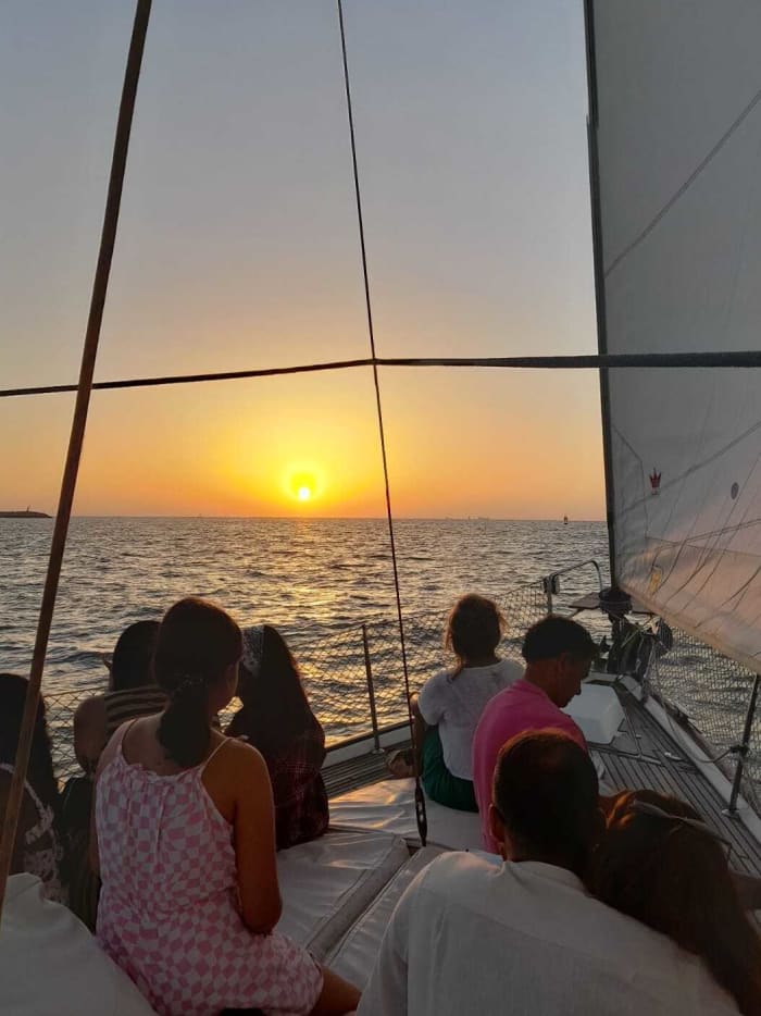 Verken de gemeente El Puerto de Santa María in een halve dag: huur een motorboot voor 3,5 uur.