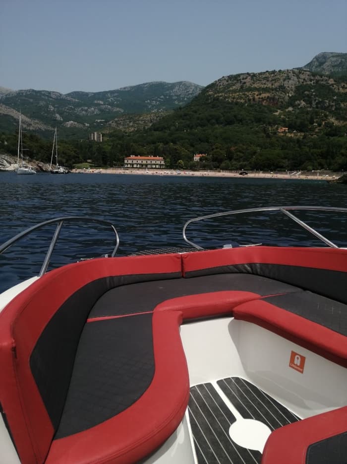 Profitez du soleil lors d'une excursion en bateau de 9 heures à Kotor