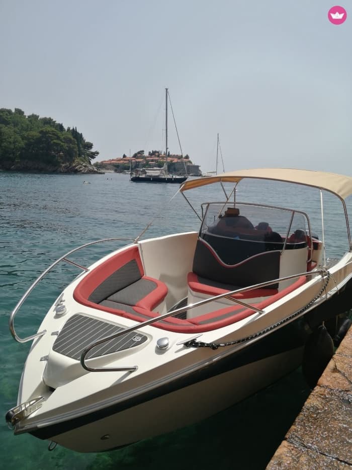 Profitez du soleil lors d'une excursion en bateau de 9 heures à Kotor