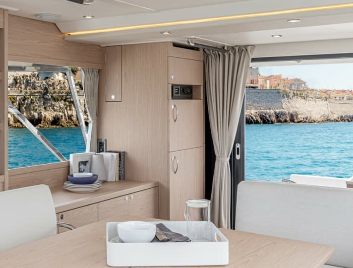 Erkunden Sie Palma de Mallorca mit dem Boot: Ein ganzer Tag auf dem Wasser an Bord eines Motorboots
