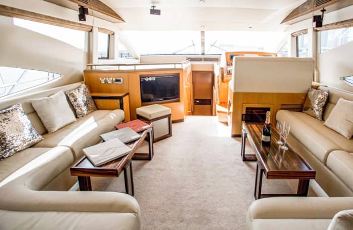 Your private Dubai experience: An exclusive day aboard a motor yacht