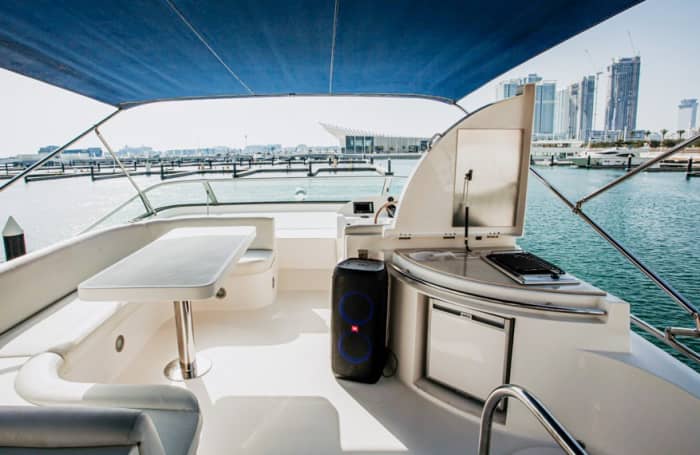 Your private Dubai experience: An exclusive day aboard a motor yacht