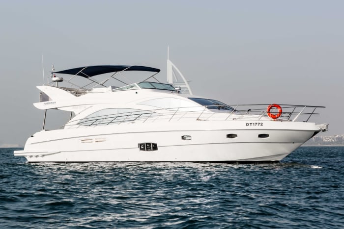 Your private Dubai experience: An exclusive day aboard a motor yacht