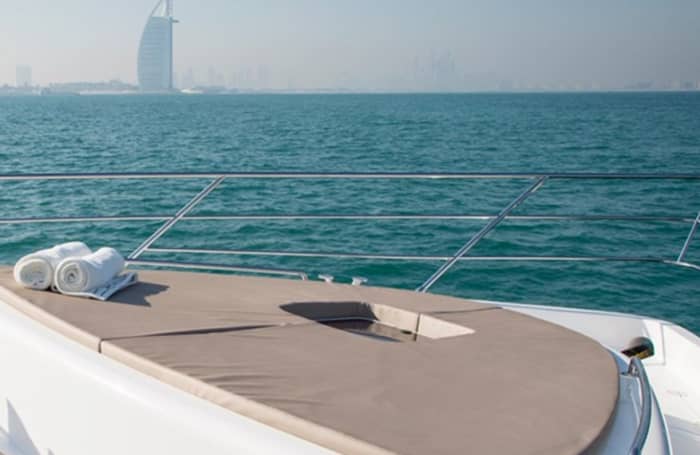 Discover Dubai in 10h: A premium motor yacht experience