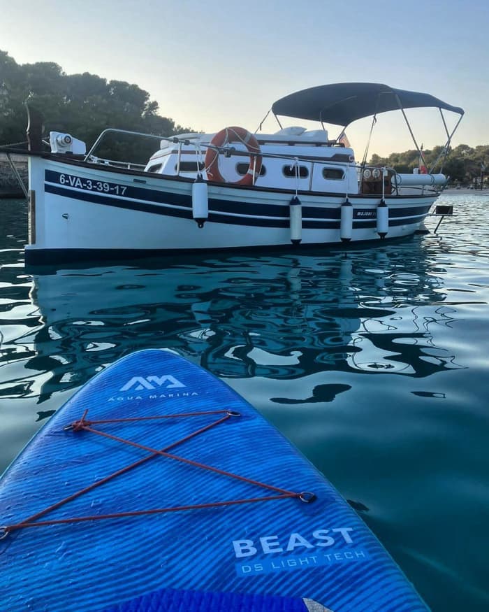 Excursión en barco de 4 horas en Cala d'Or para disfrutar del sol y el mar.