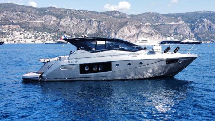 1 all-inclusive day aboard your private yacht: Cap d'Antibes / Lérins Islands