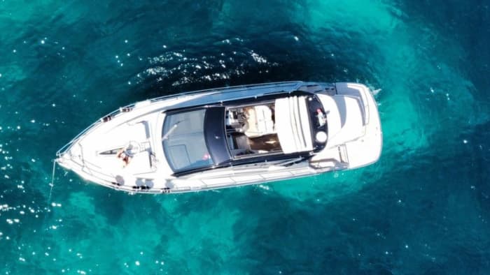 1 all-inclusive day aboard your private yacht: Cap d'Antibes / Lérins Islands