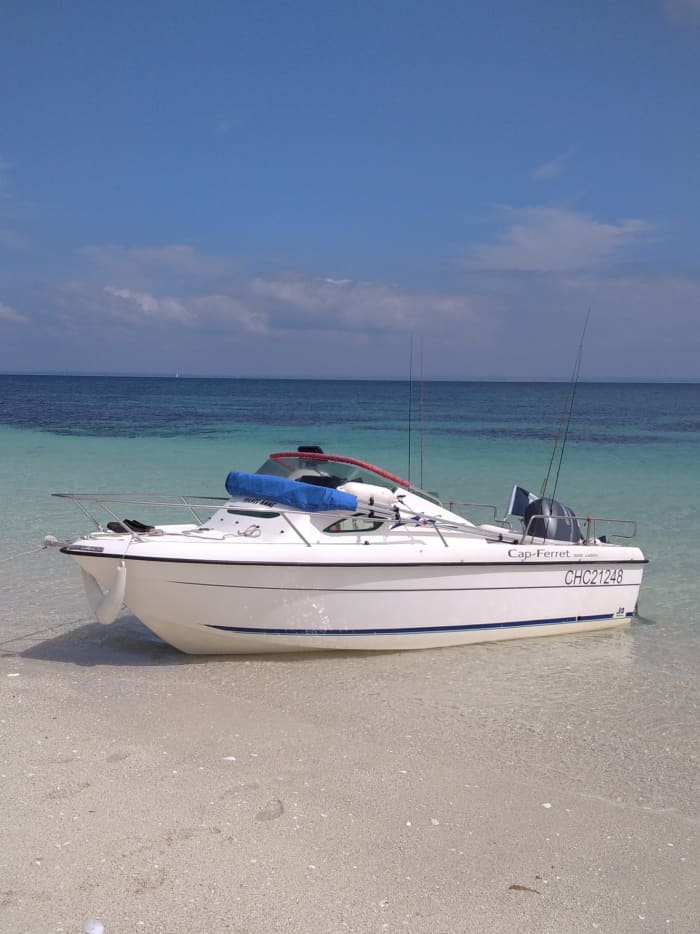 Full-day motorboat rental in La Forêt-Fouesnant