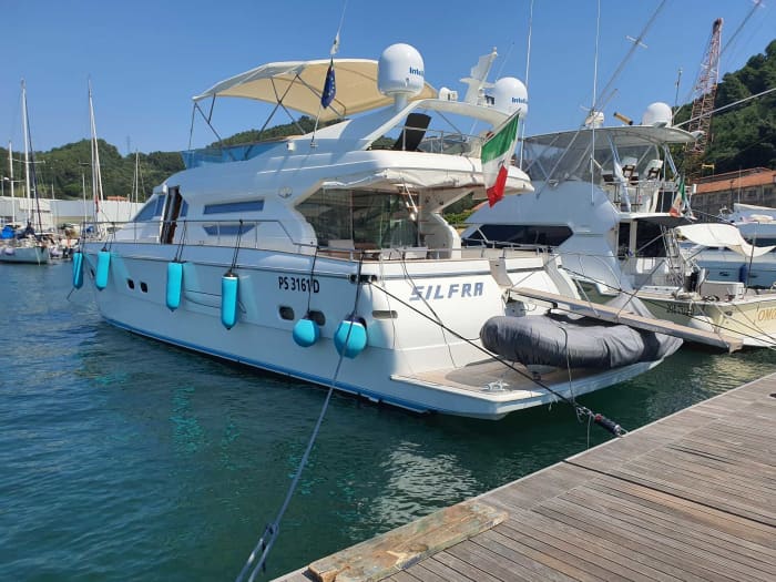 A day in La Spezia: enjoy 9 hours of discovery on a motorboat