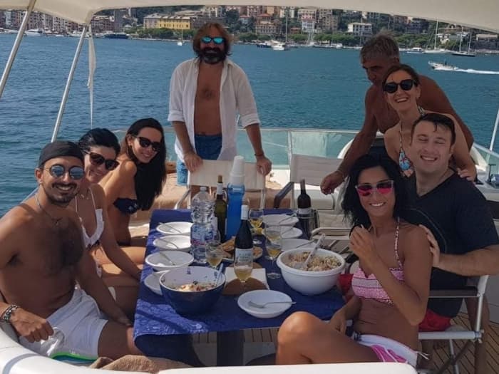 A day in La Spezia: enjoy 9 hours of discovery on a motorboat