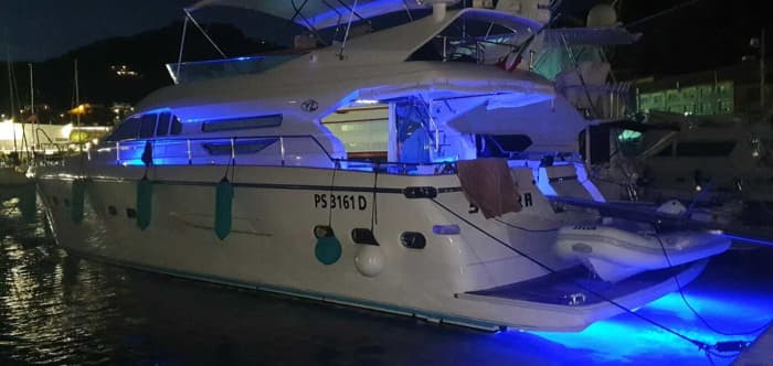 A day in La Spezia: enjoy 9 hours of discovery on a motorboat