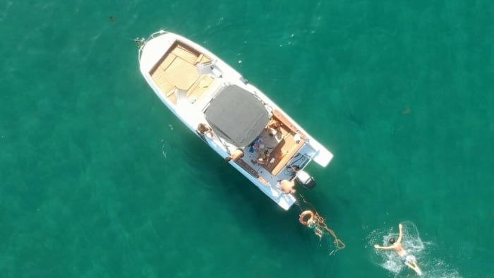Discover Tróia Peninsula on a motorboat for 5h