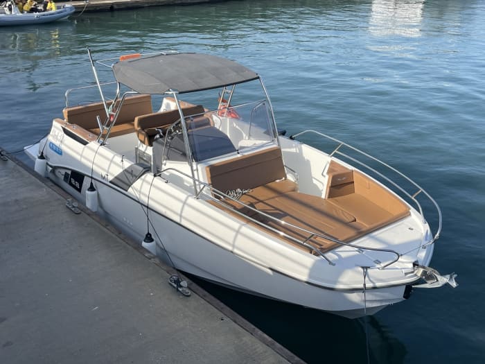 Discover Tróia Peninsula on a motorboat for 5h