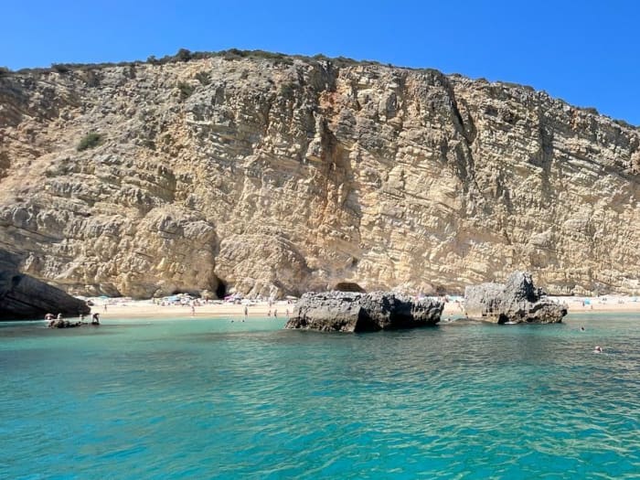 Discover Tróia Peninsula on a motorboat for 5h