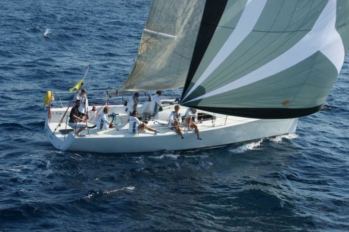 Découvrez Le Verdon-sur-Mer comme jamais auparavant à bord d'un voilier