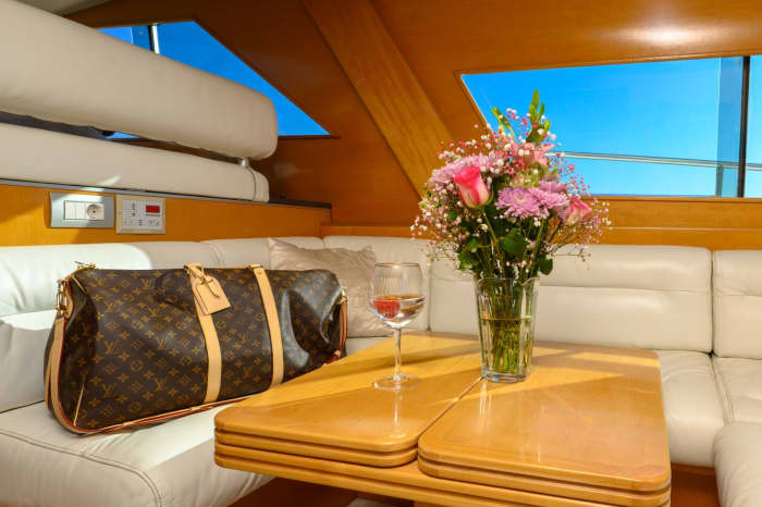 Your day in Marina Delta Kallithea: Rent a motorboat for 9h of discovery