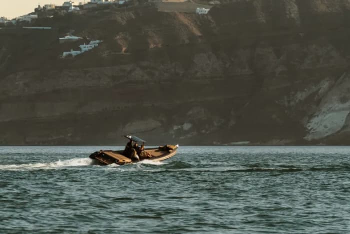 Croisière privée de base dans la caldeira (demi-journée)