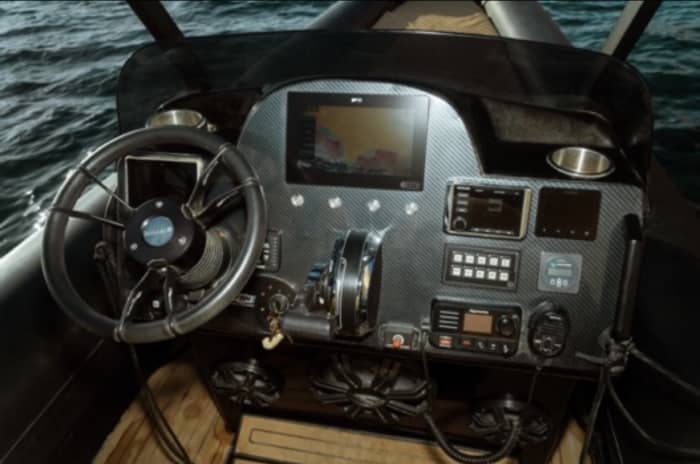 Croisière privée de base dans la caldeira (demi-journée)