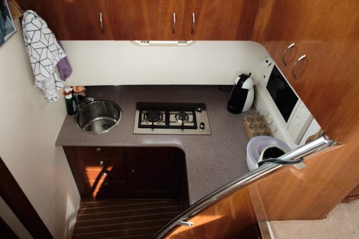 Een privé-motorboot voor een dag rond Algeciras.