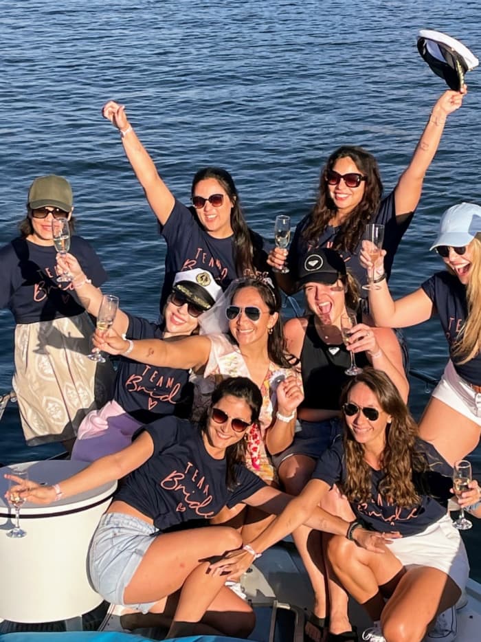 Rilassatevi su uno yacht per un tour di 2 ore della magnifica città di Porto.