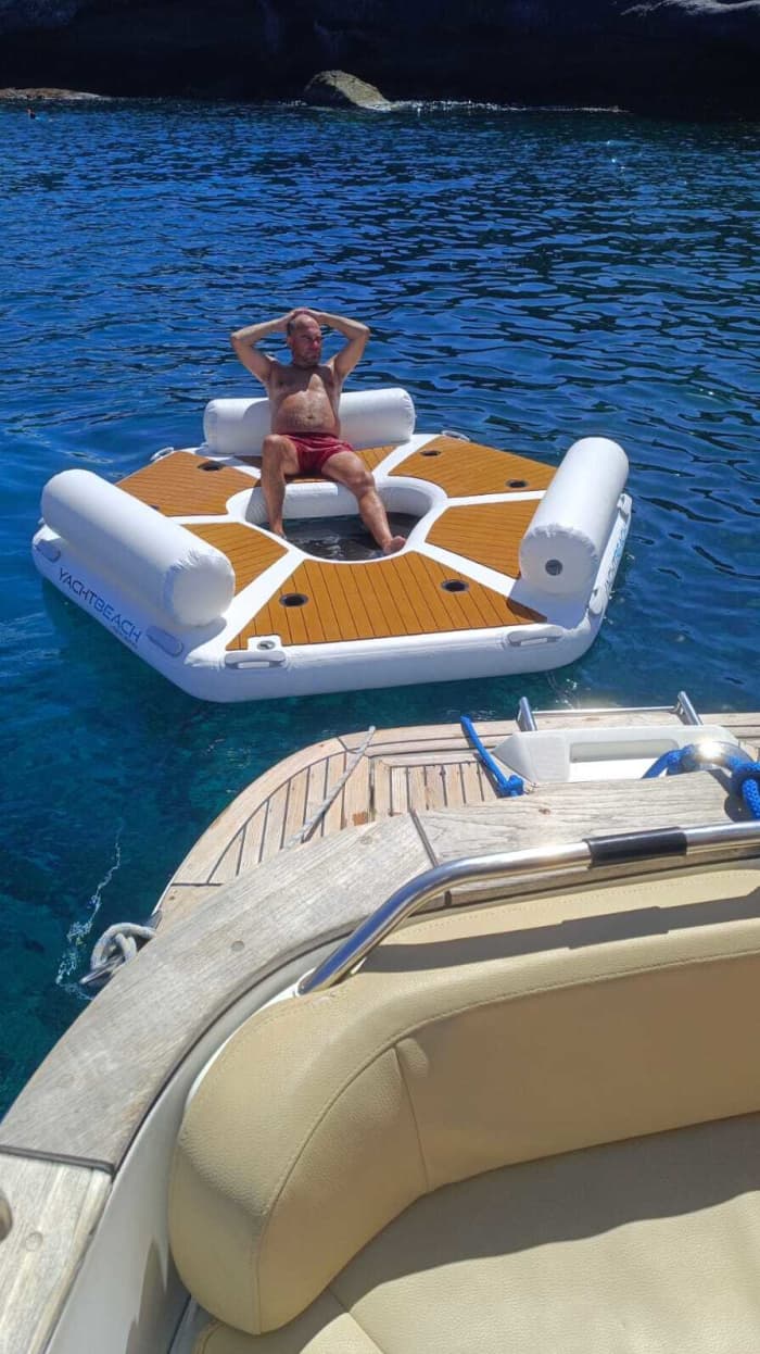 Croisière VIP de 4 heures en yacht : baies isolées et délices gastronomiques à Tenerife