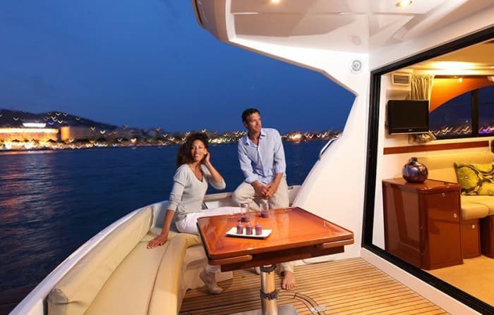 Croisière VIP de 4 heures en yacht : baies isolées et délices gastronomiques à Tenerife