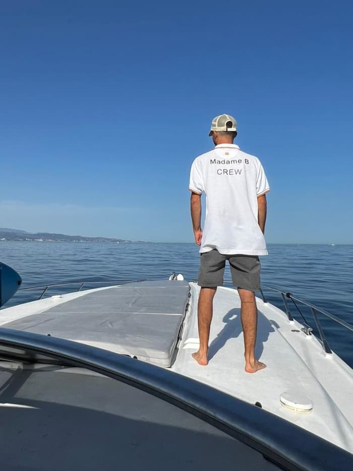 6-hour cruise on a 20-meter yacht
