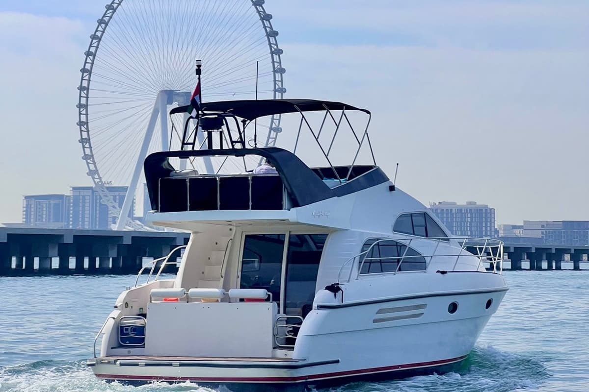 Das Sommerhighlight: 4-stündige Auszeit auf einer Motoryacht in Dubai Marina