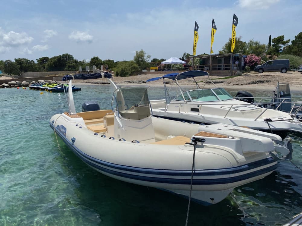 Profitez du soleil lors d'une excursion en bateau de 11 heures à Lecci 2