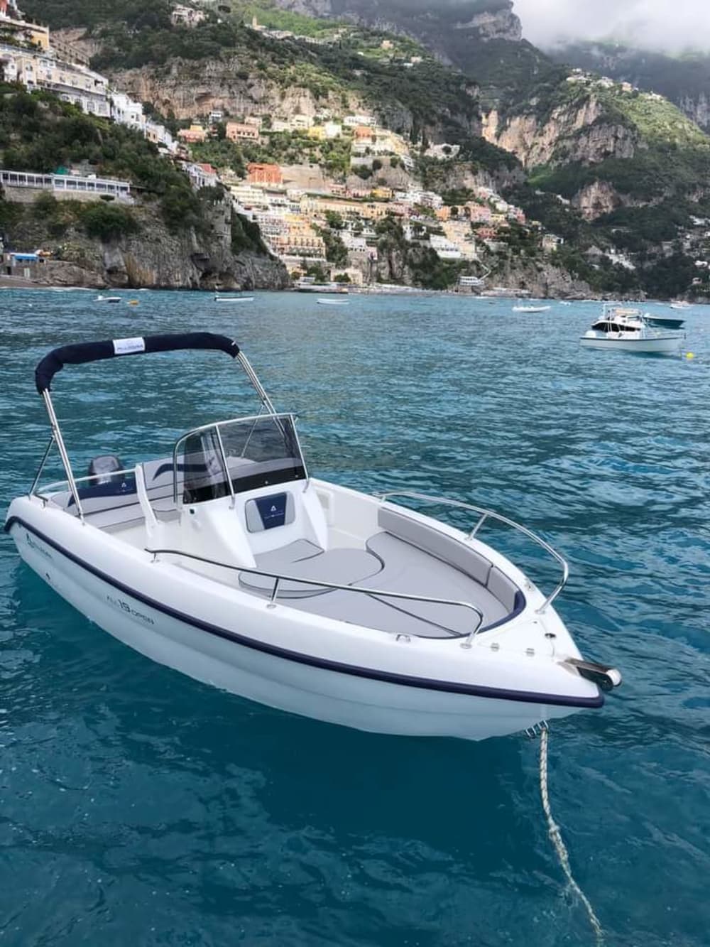 Profitez de 7 heures de navigation à moteur à Positano 2