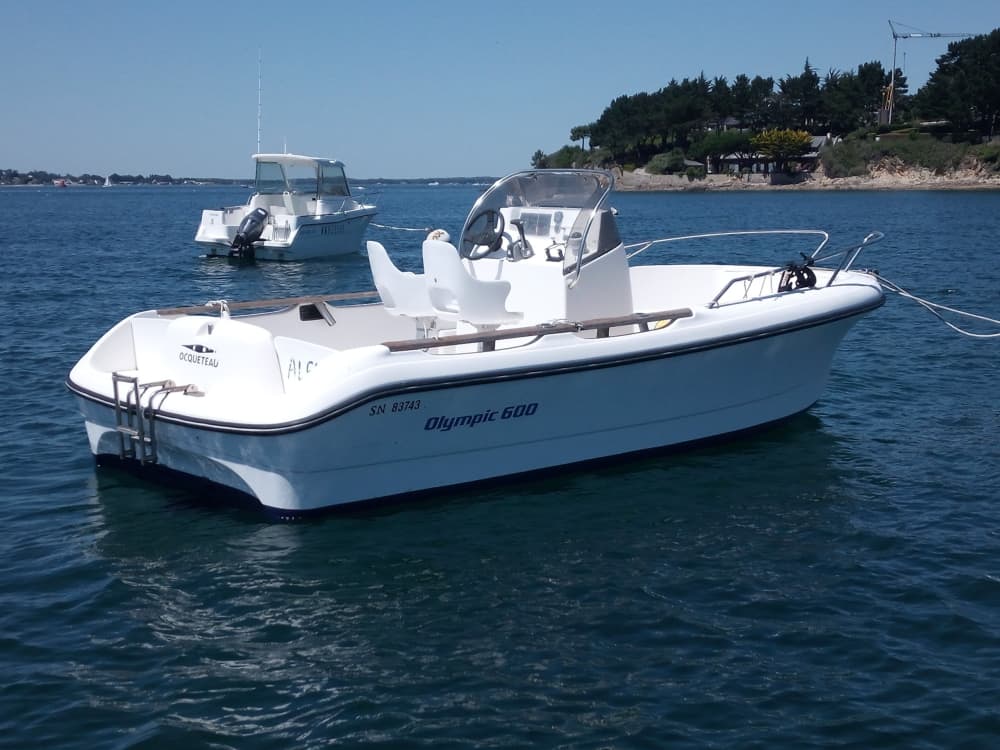 Commencez vos vacances par 3h30 de plaisir sur un bateau à moteur 3