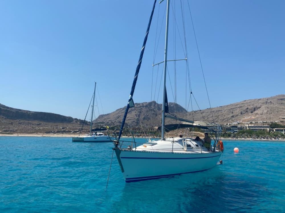 6 heures de navigation le long de la côte de Lardos jusqu'au Lagon Bleu