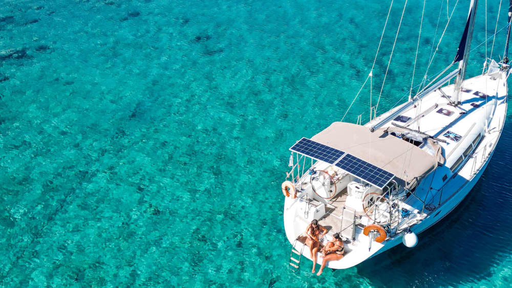 Aventure en voilier à Réthymnon vers des baies isolées