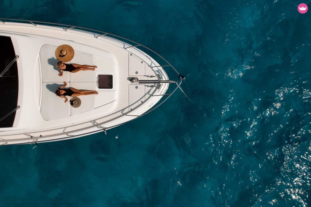 Croisière d'une demi-journée à Ayia Napa avec le luxueux Ferretti 592