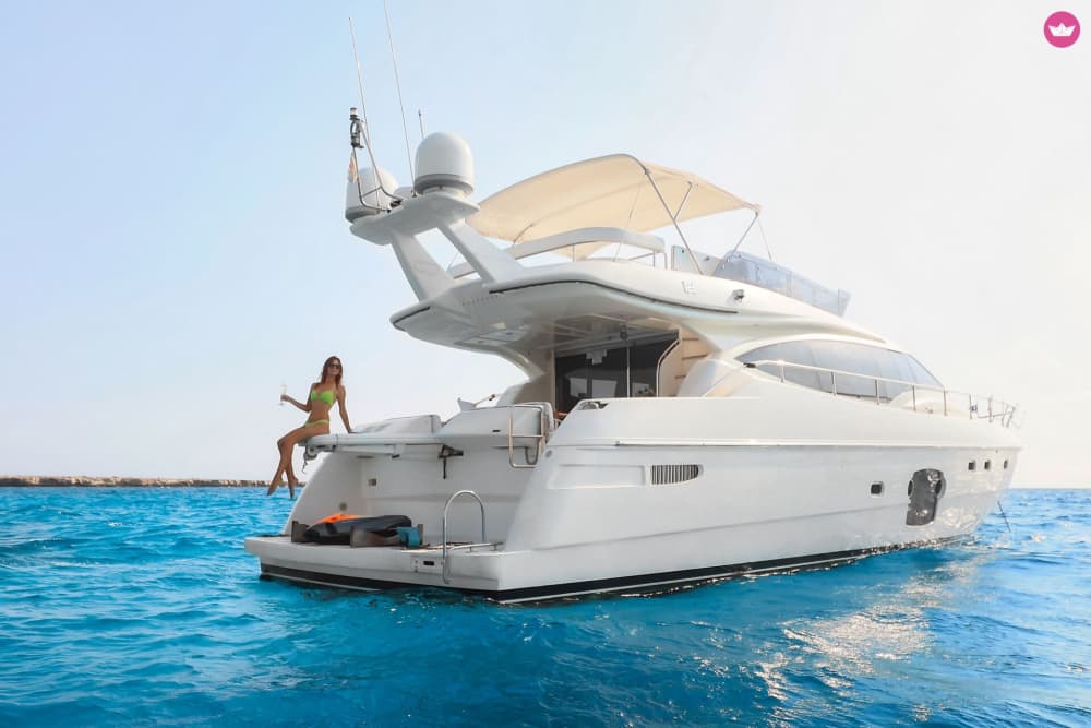 Croisière d'une demi-journée à Ayia Napa avec le luxueux Ferretti 592 2