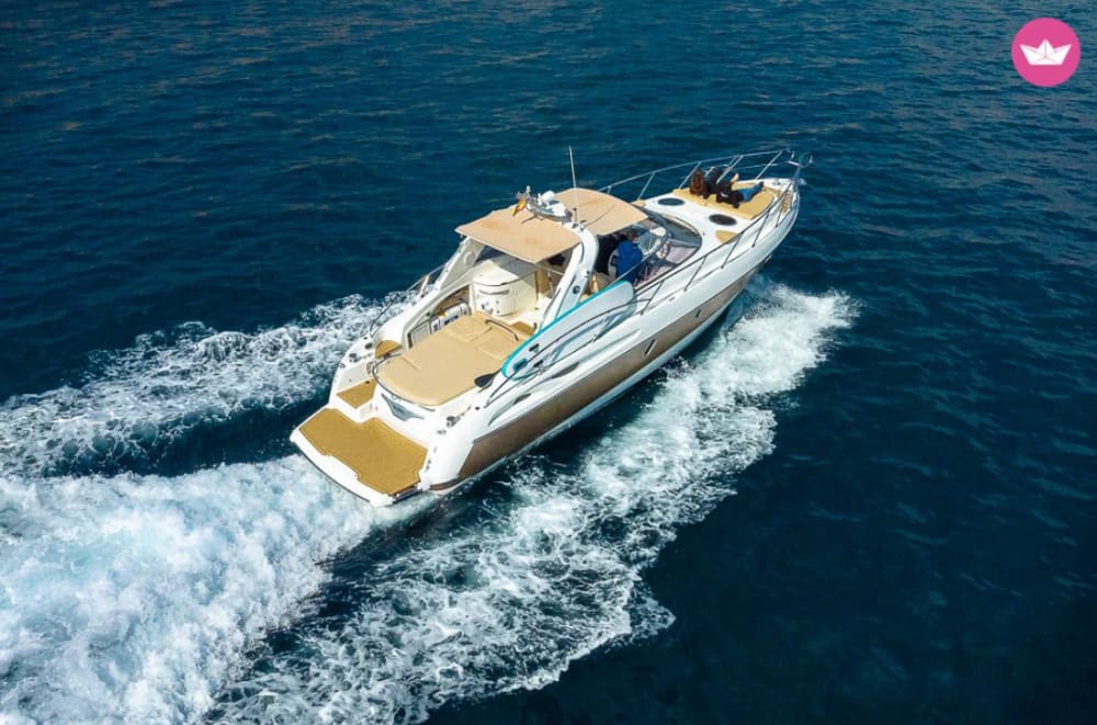 Vivez une expérience de yachting de luxe d'une journée à bord du Cranchi à Majorque. 2