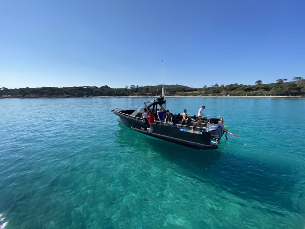 Votre bateau à moteur privé pour une journée autour d'Hyères