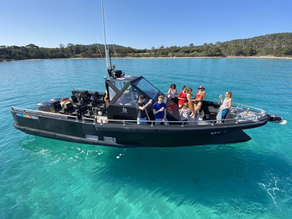 Location de bateau à moteur à la demi-journée à Hyères 2