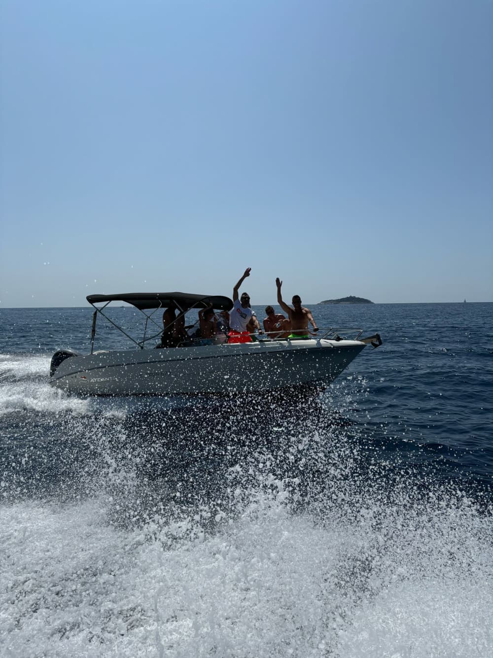 Excursion en bateau au coucher du soleil : découvrez la côte de Dubrovnik à l'heure dorée 6