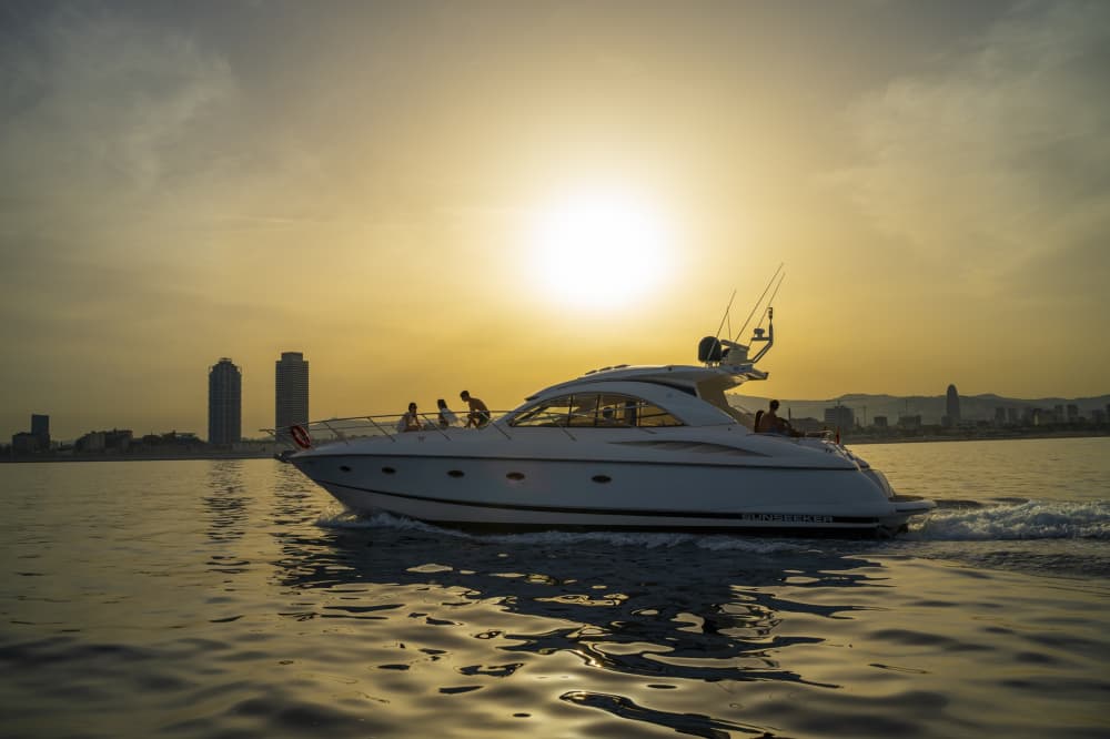 Escapade ultime de 8 heures en bateau à moteur au départ de Barcelone 3