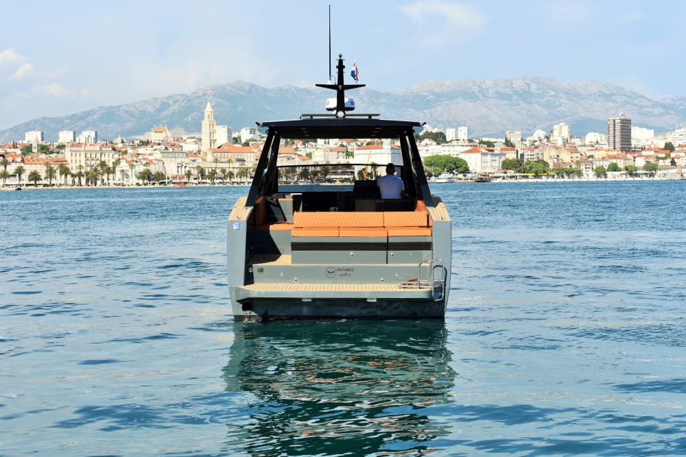 Excursion privée en bateau à Vis - Mama Mia Land