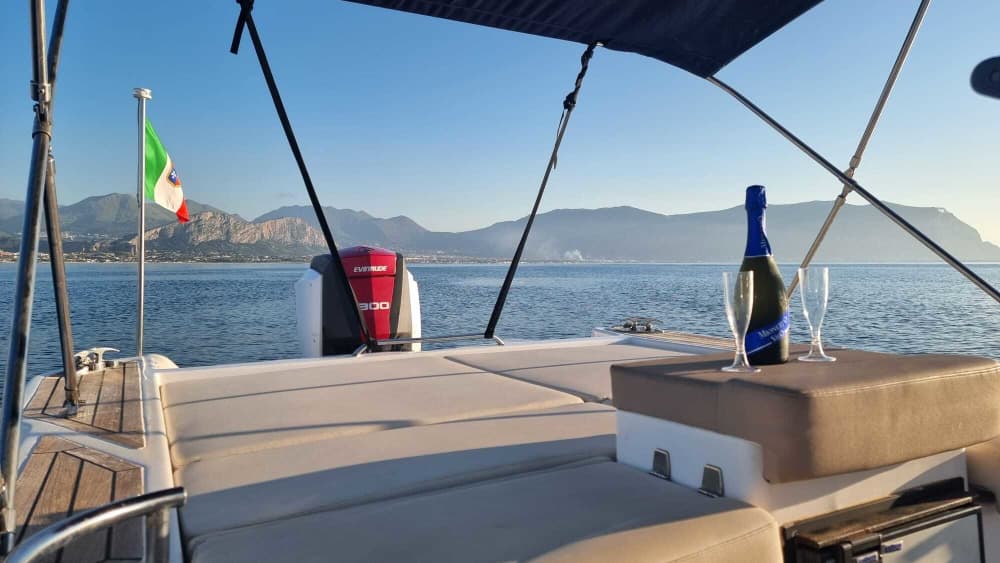 4h pour découvrir Isola delle Femmine en bateau à moteur 4