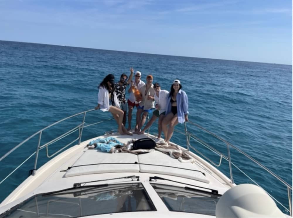 Profitez de 8 heures de navigation à moteur à Saint-Tropez 3