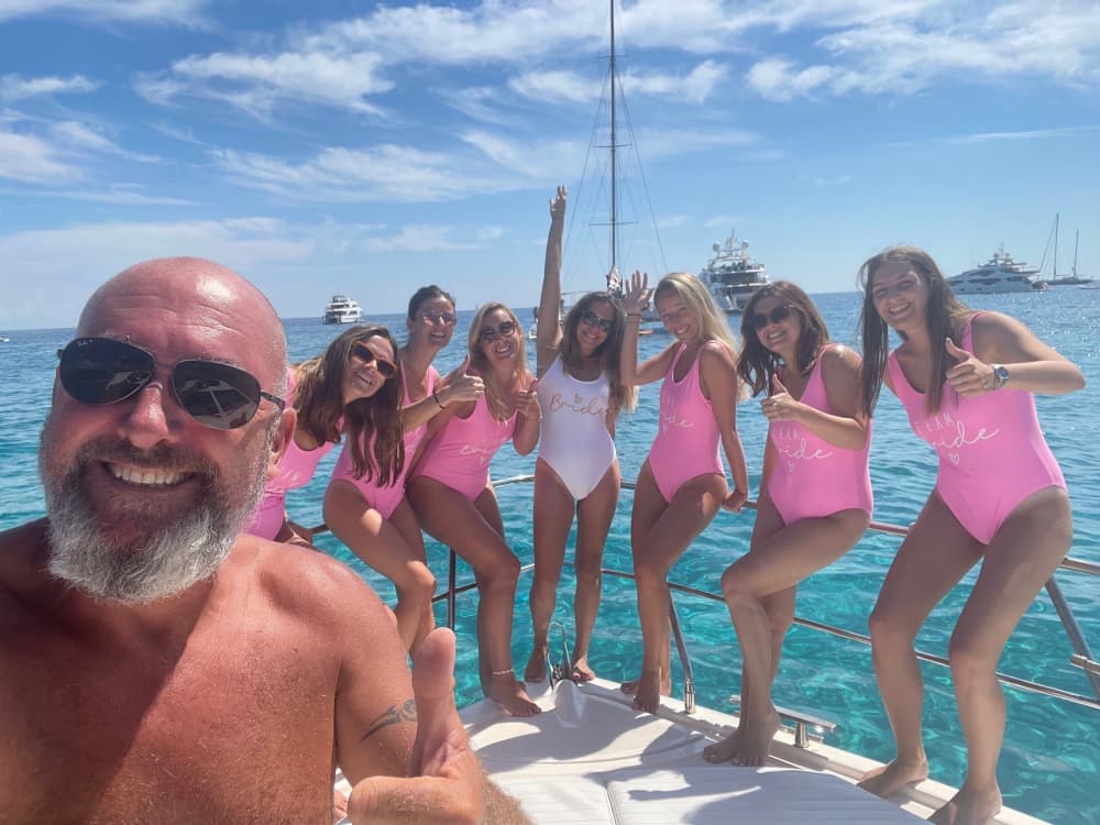 Profitez de 8 heures de navigation à moteur à Saint-Tropez 5