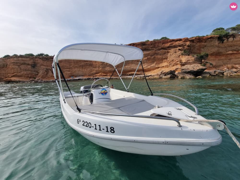 Escapade d'une demi-journée à Ibiza : Nagez, explorez et déconnectez avec style 2