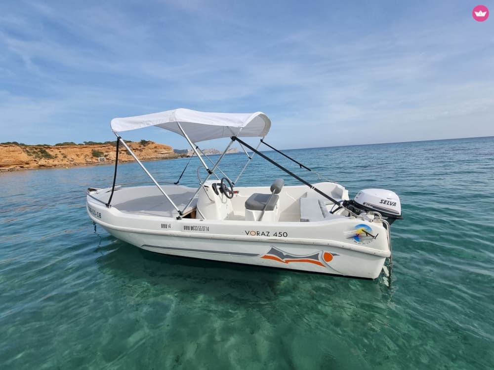 Escapade d'une demi-journée à Ibiza : Nagez, explorez et déconnectez avec style 3